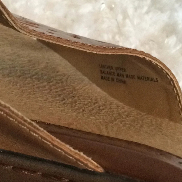 Born boc Brown Sandals - Picture 10 of 10